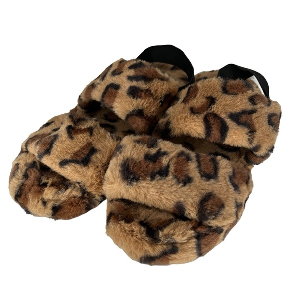 Kensie Leopard Print Fuzzy‎ Slippers - Picture 1 of 6